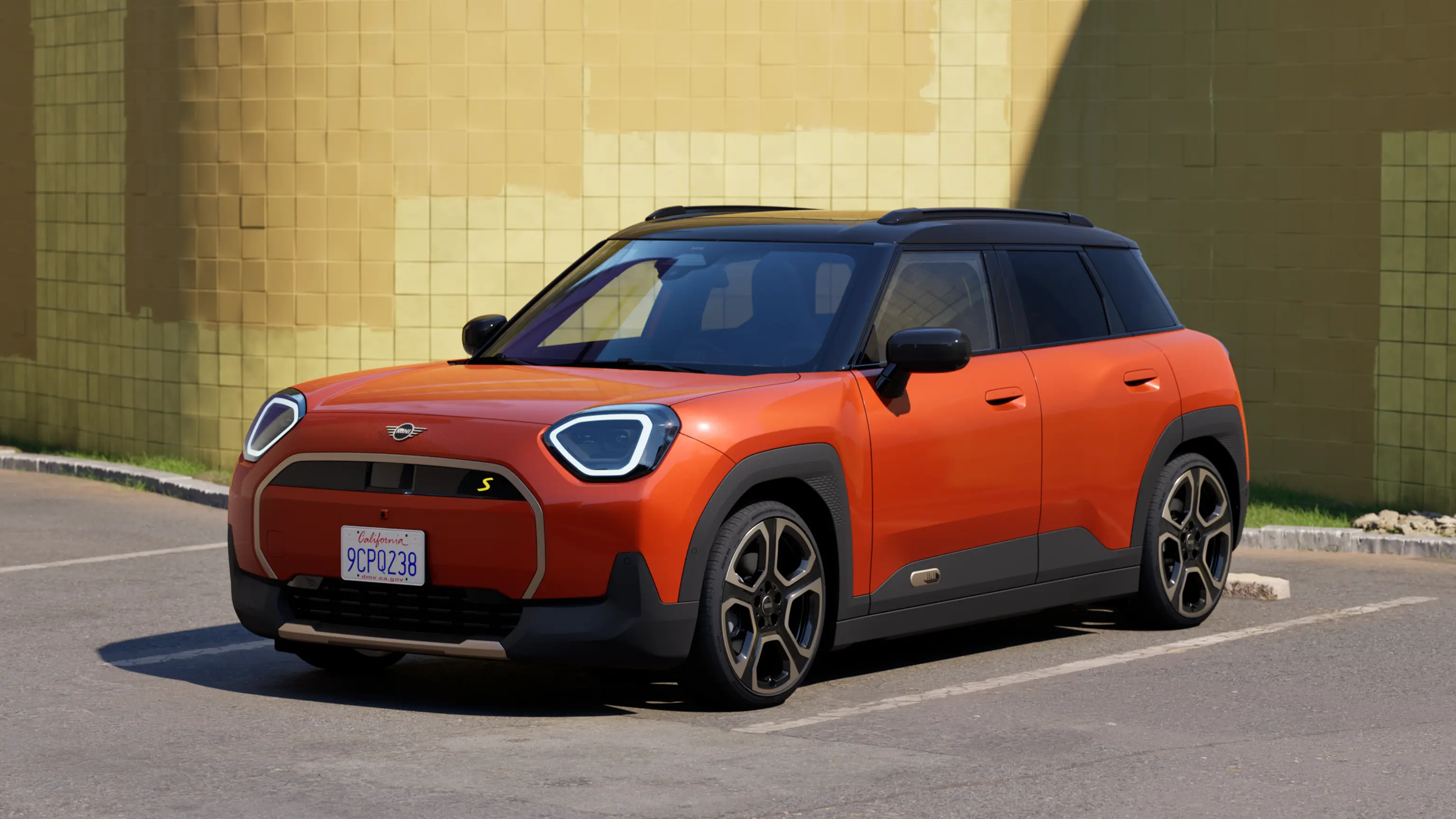  ALL-ELECTRIC MINI ACEMAN.