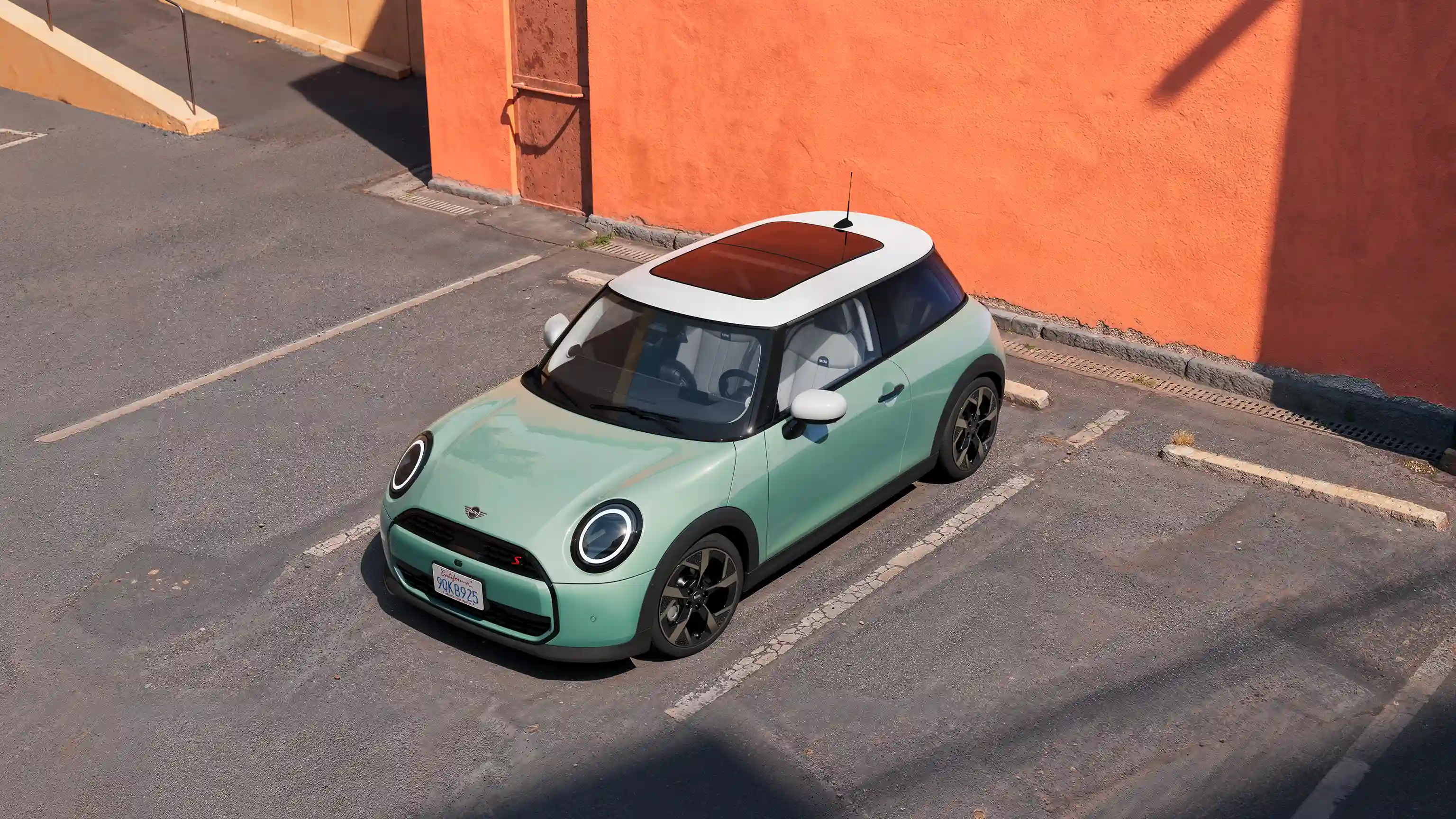 MINI Cooper 3-Door - Exterior Video