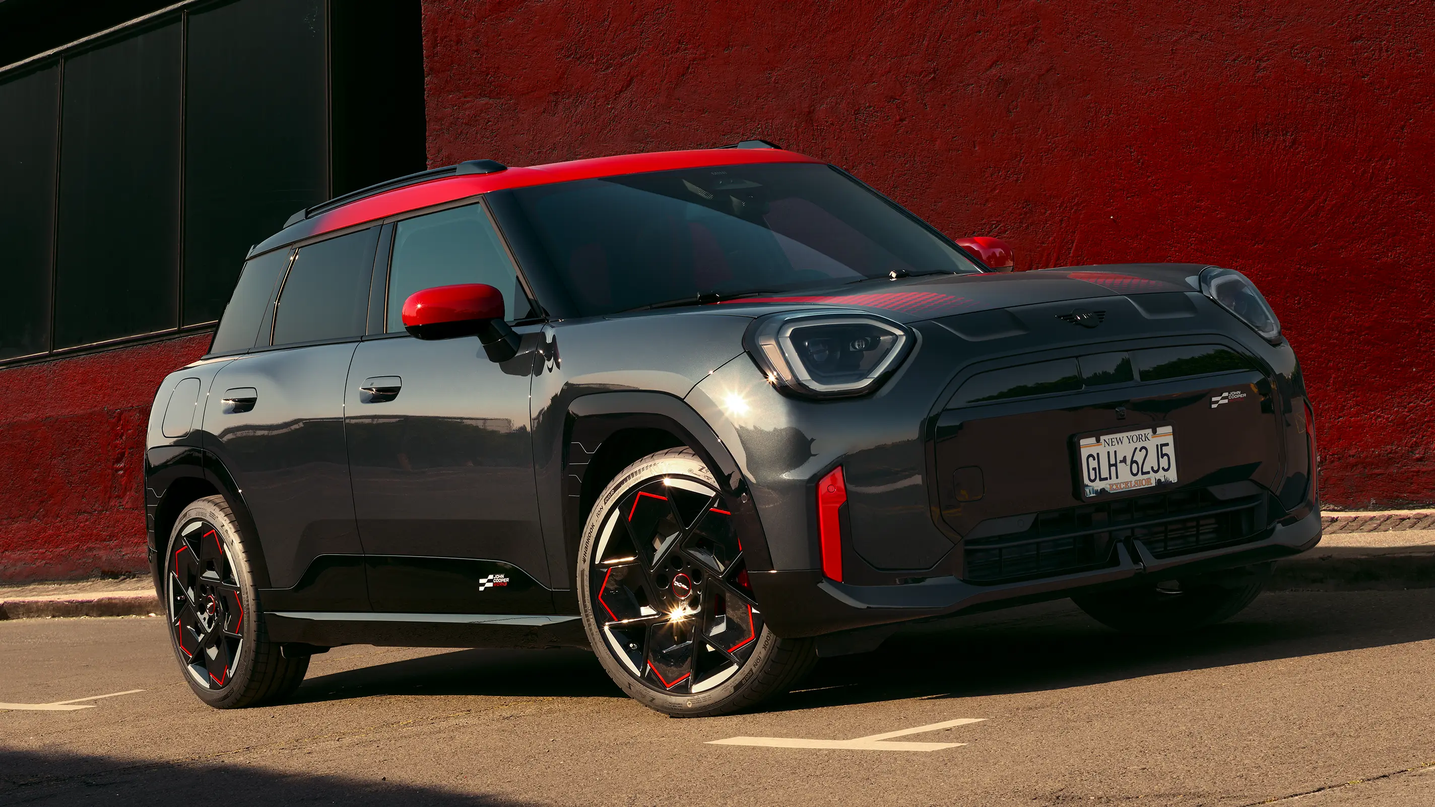 MINI John Cooper Works - J05 JCW Side View