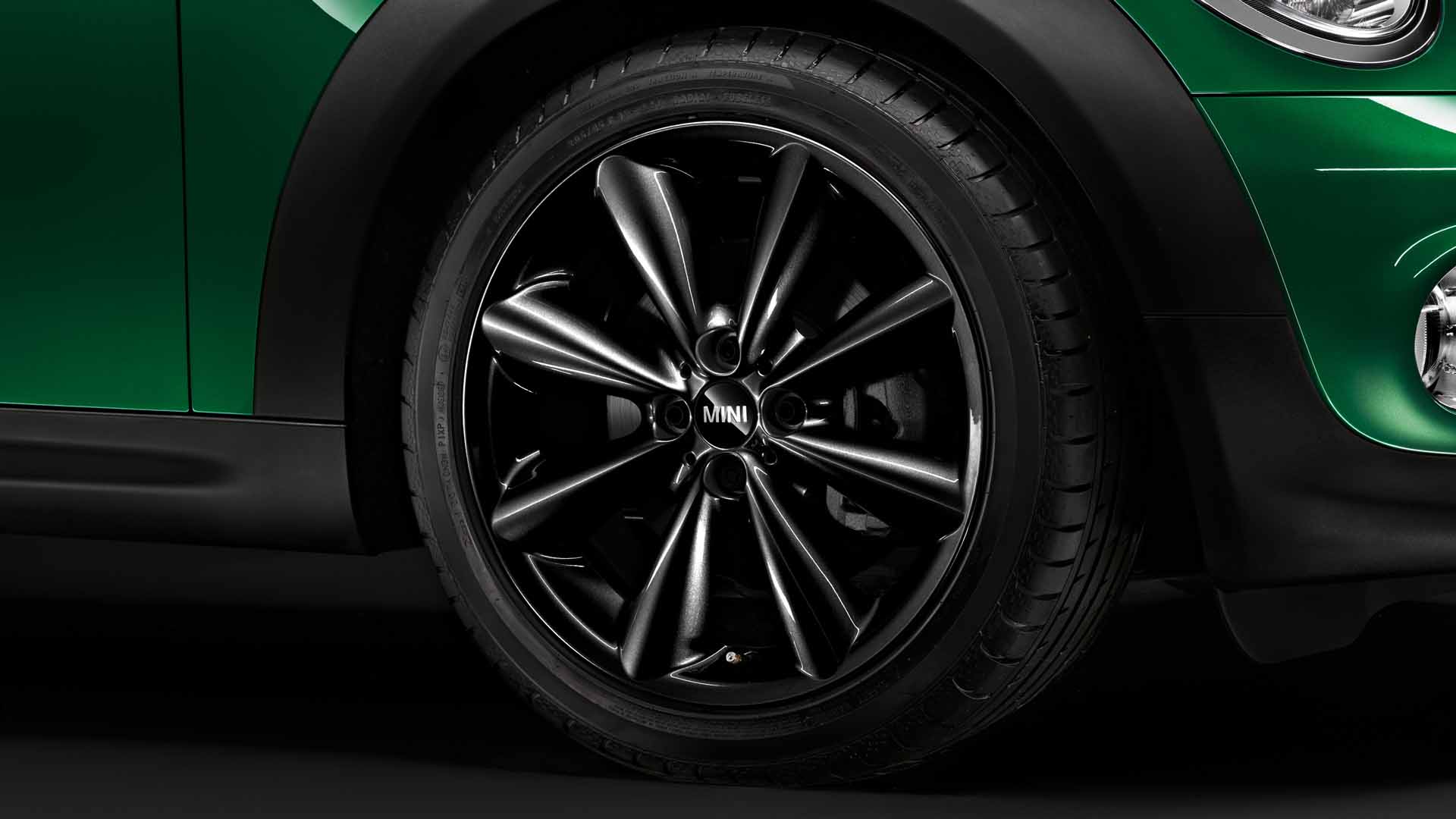 Light alloy wheel Conical-spoke R121 in Black