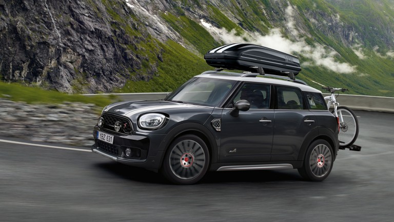 MINI Countryman with bike