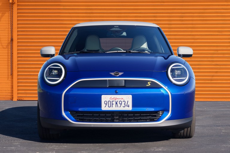 MINI all-electric - exterior - headlights